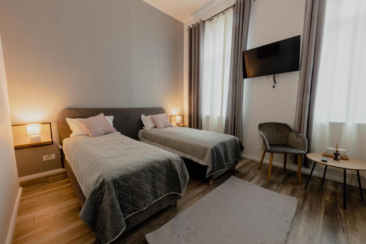 No. 55 Hotel Buzau Bagian luar foto