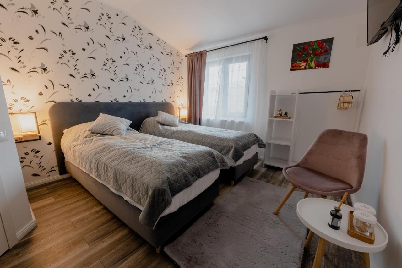 No. 55 Hotel Buzau Bagian luar foto