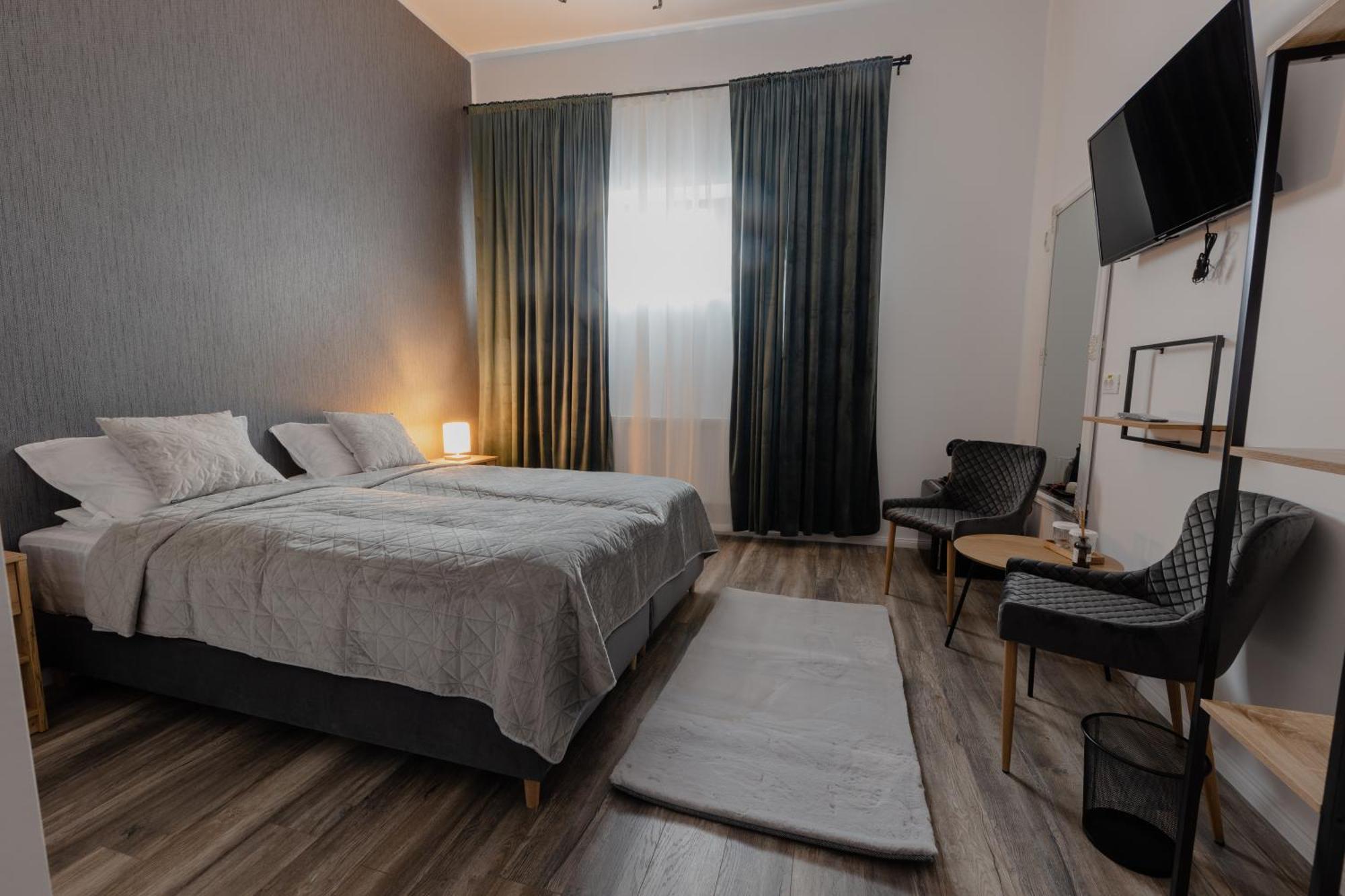 No. 55 Hotel Buzau Bagian luar foto